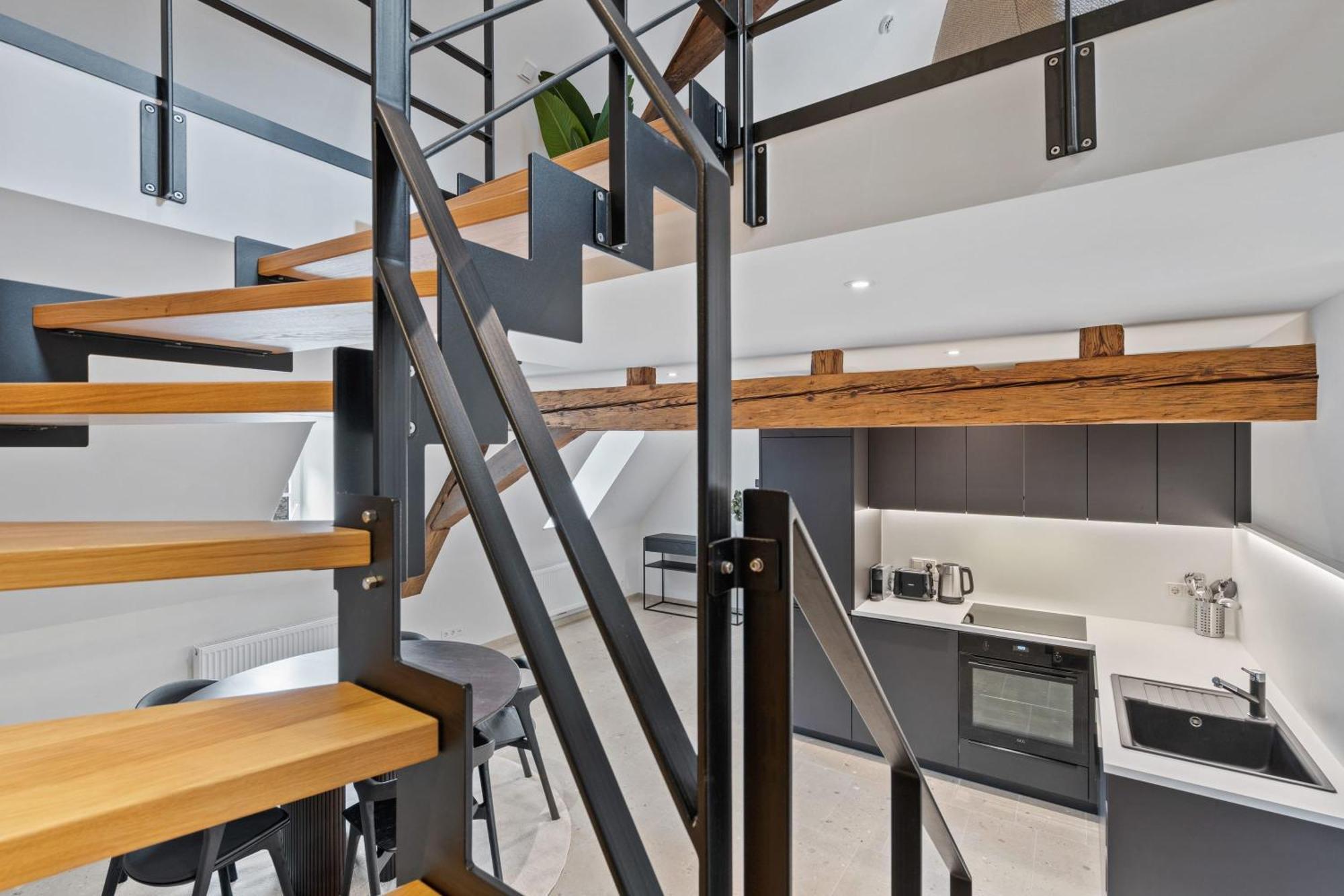 Elegant Clausen Apartment With King Bed & Wifi Люксембург Екстериор снимка