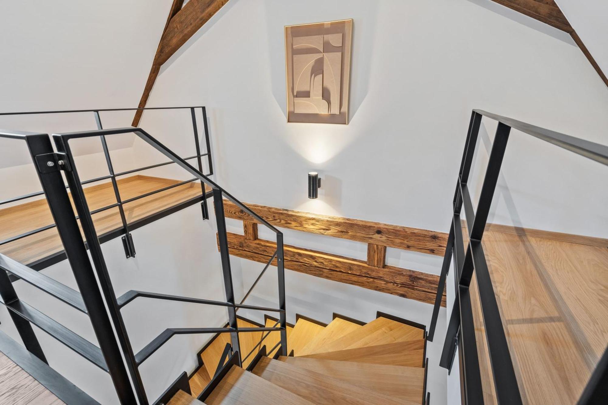 Elegant Clausen Apartment With King Bed & Wifi Люксембург Екстериор снимка