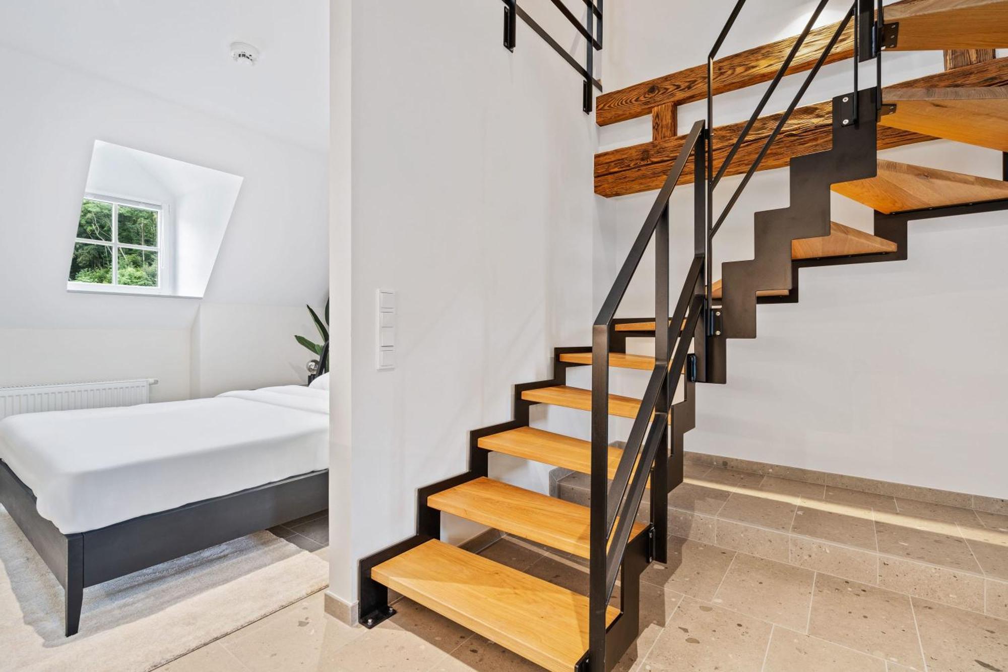 Elegant Clausen Apartment With King Bed & Wifi Люксембург Екстериор снимка