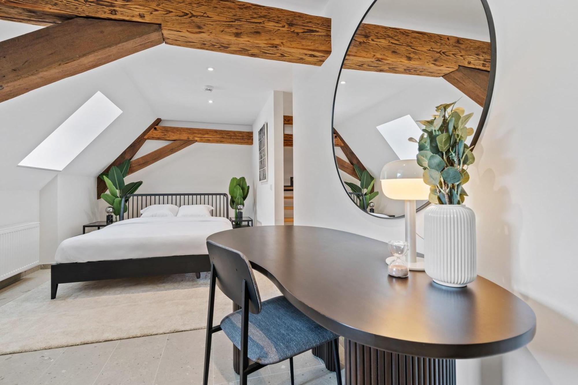 Elegant Clausen Apartment With King Bed & Wifi Люксембург Екстериор снимка